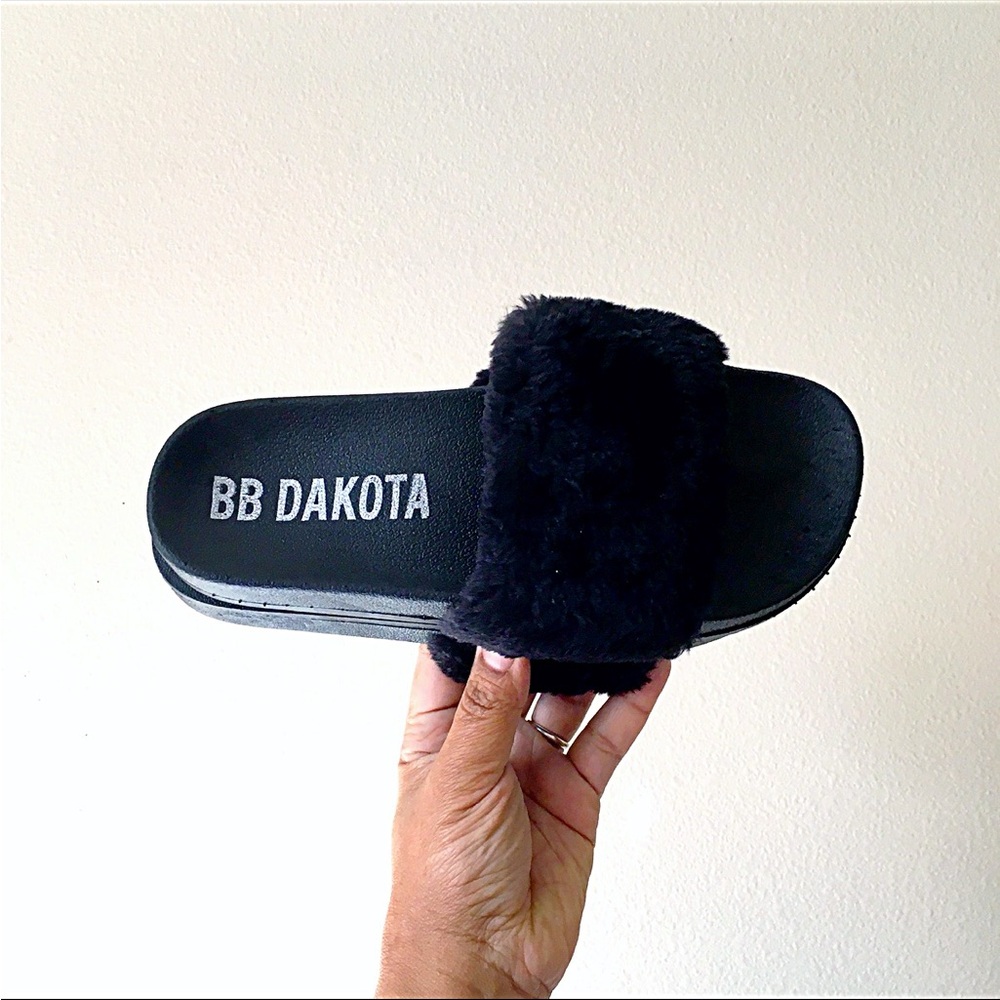 BB Dakota Puff Diem Black Slides